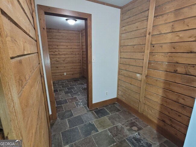 Building Photo - 2391 Booth Cir