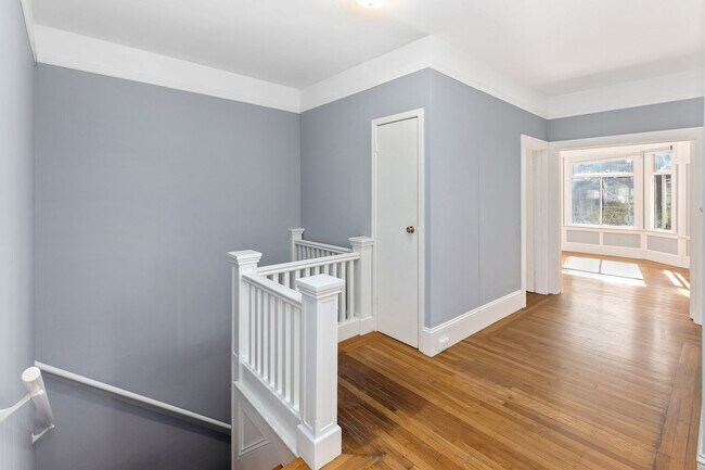 Building Photo - 2272 Greenwich St