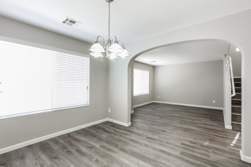 Building Photo - 5213 N Concho Heights St