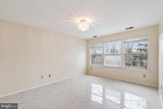 Building Photo - 119 Acadia Ct