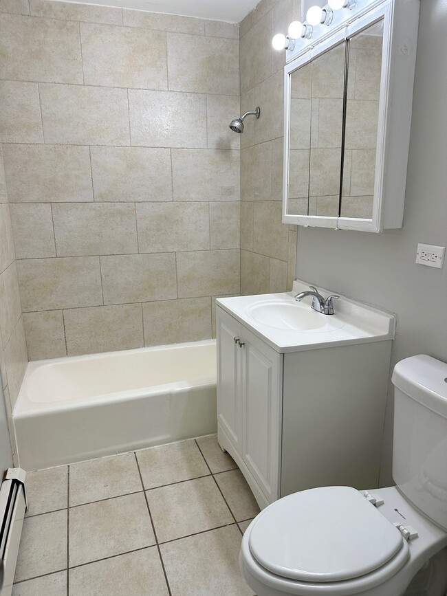 Building Photo - 8635 84th Ct
