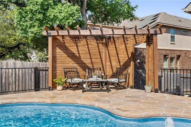 Building Photo - 4304 Valley Oaks Dr