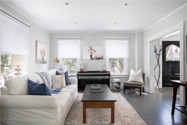 Building Photo - 96 3rd St