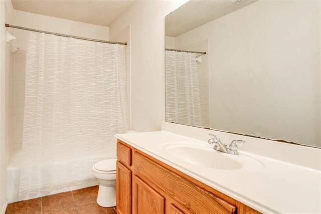 Building Photo - 4500 Shady Hollow Dr