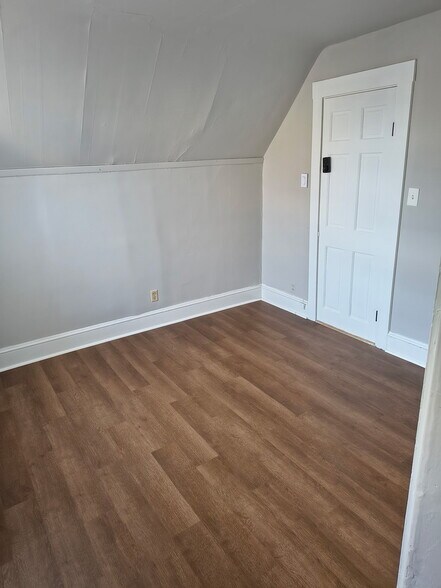 Building Photo - 24 Cameron Ave