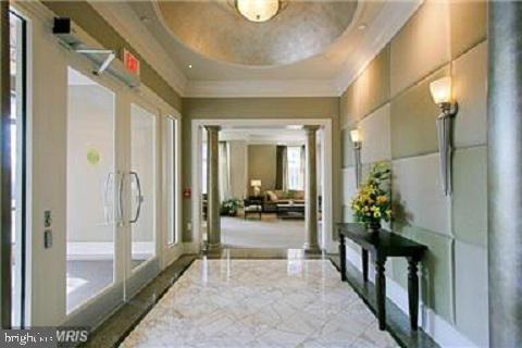 Building Photo - 851 N Glebe Rd