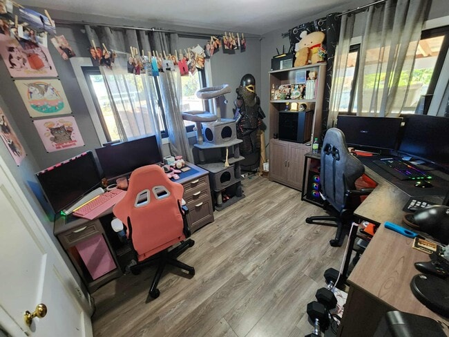 Building Photo - 510 Delafield Ave