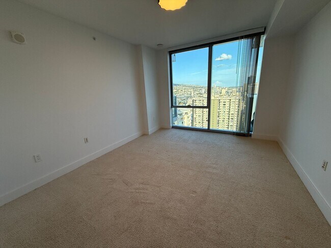 Building Photo - Azure 2405