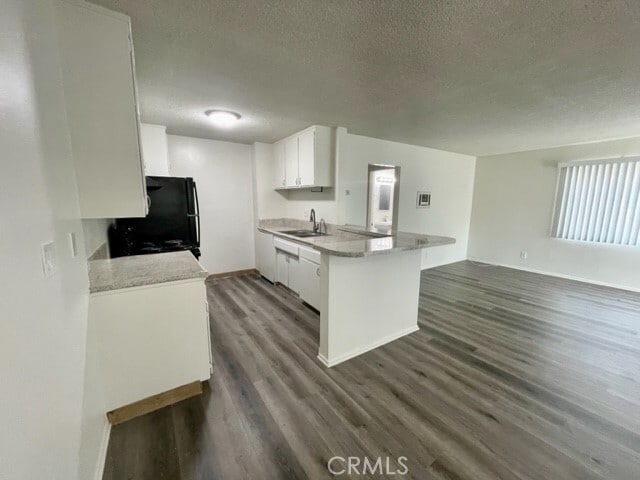 Building Photo - 685 E Vista Chino