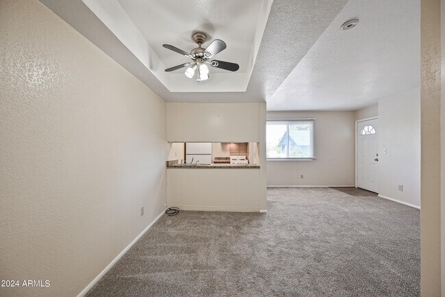 Building Photo - 3141 E Cypress St