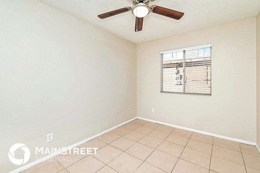 Building Photo - 854 W Calle Matus