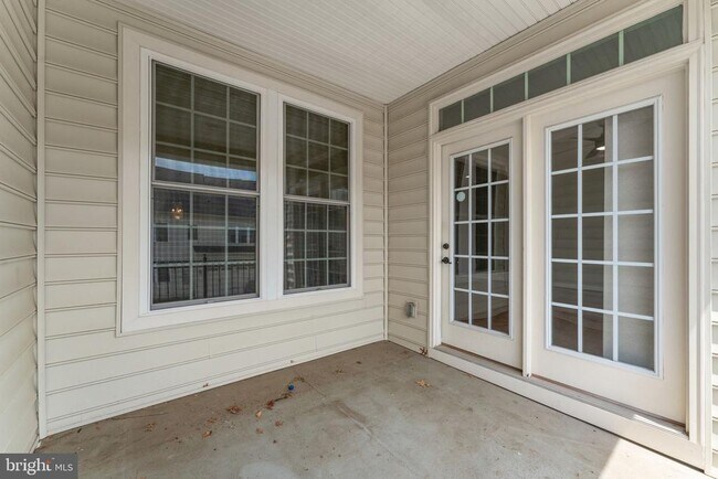 Building Photo - 42524 Rowderbury Square