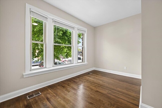 Building Photo - 2405 W McLean Ave