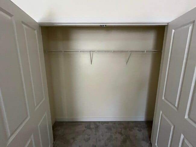 Building Photo - 2BD/1BA Condo at City's Edge, South Burlin...