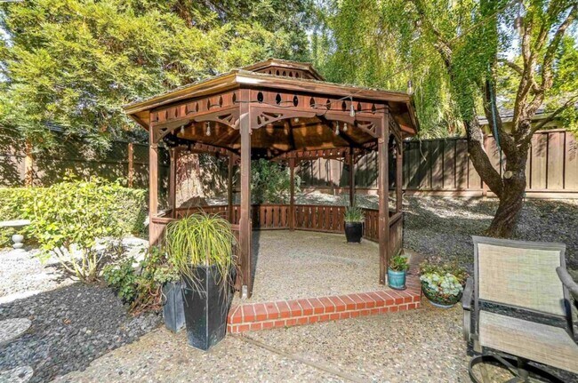 Building Photo - San Ramon 4 Bd / 2.5 Ba Semi Custom Home l...