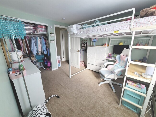 Building Photo - 273 Forge Village Rd