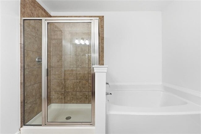 Building Photo - 1709 Caswell Pkwy