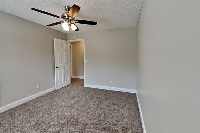Building Photo - 3820 Pheasant Run Trce