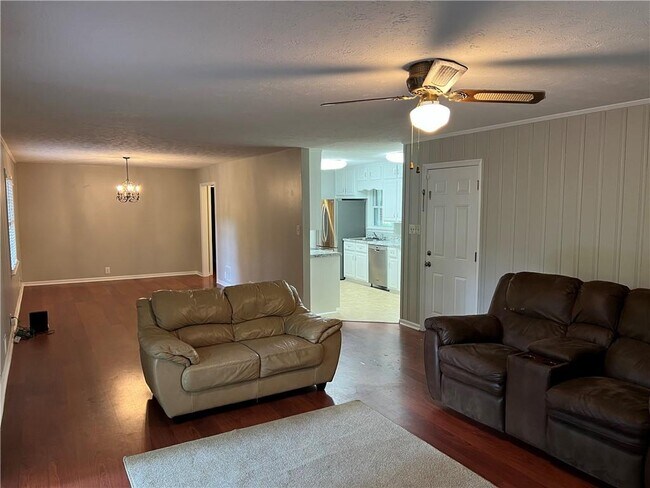 Building Photo - 3170 Douglas Ln