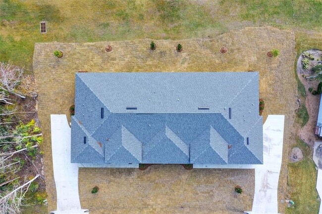 Primary Photo - 21 Weymouth Ln
