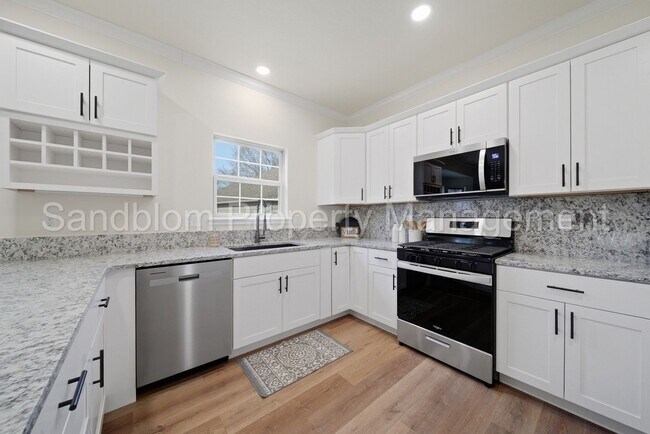 Building Photo - For Lease | Jenks | Available Now!