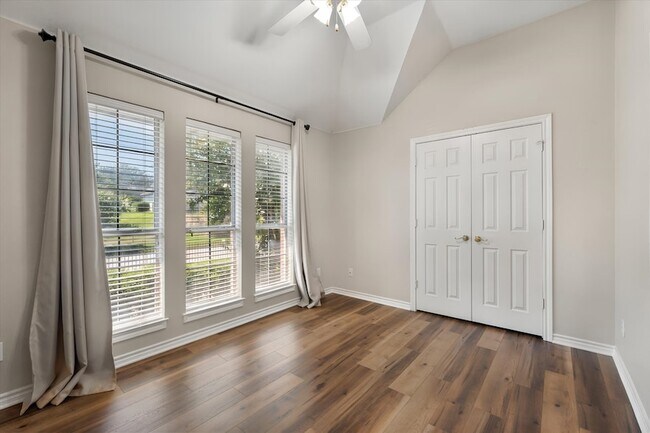 Building Photo - 2313 Ragland Rd