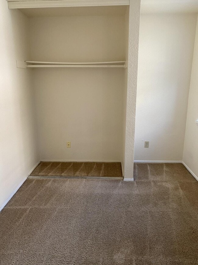 Building Photo - Bridgeview Apartments - 2 bedrooms