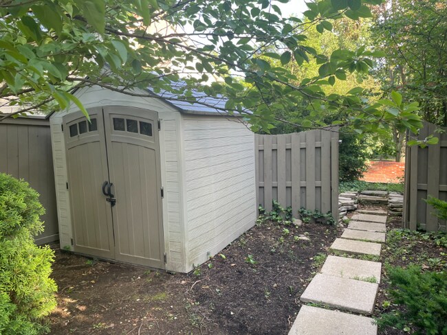 Building Photo - 2100 Cheltenham Rd