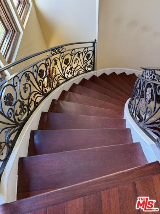 Building Photo - 1126 Yale St