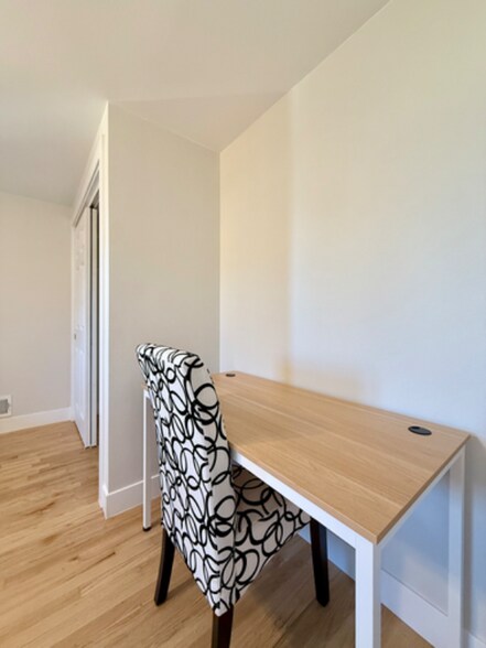 Building Photo - 9989 Dodge Dr