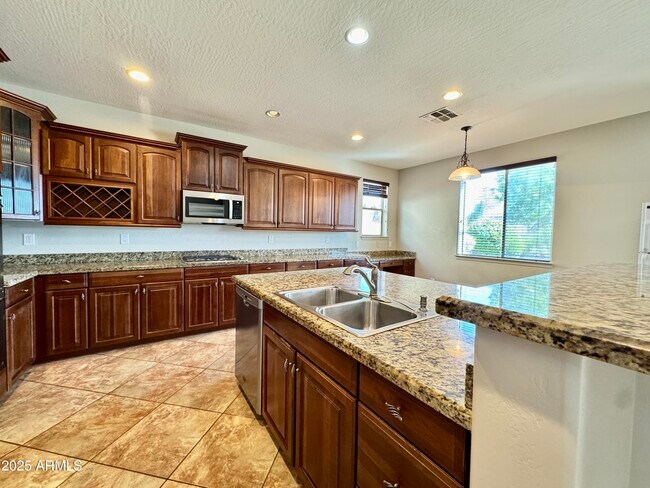 Building Photo - 4521 W Paseo Way