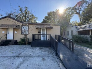 Building Photo - Charming 2-Bed on San Juan Ave