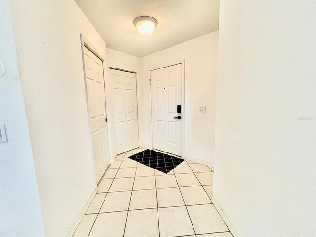Building Photo - 5800 Sabal Trace Dr