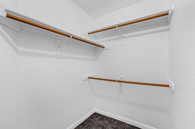 Building Photo - 16613 Jaron Dr