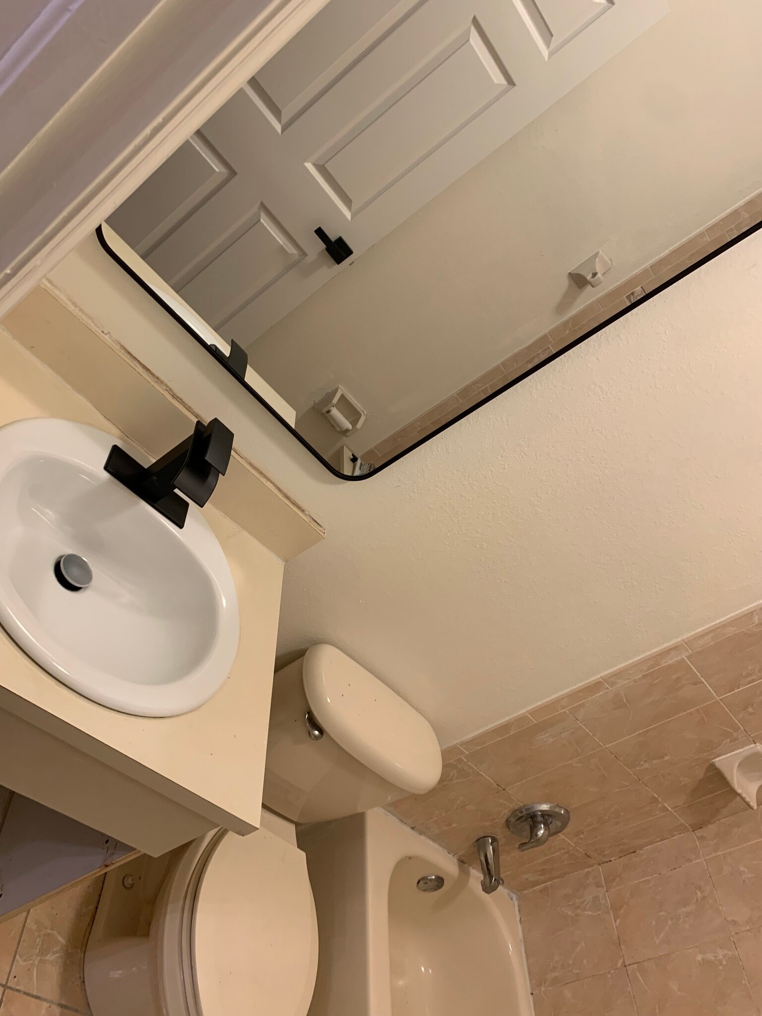 Upstairs full bath - 13800 SW 275th St