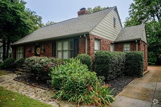 Building Photo - 3350 Highland Park Pl