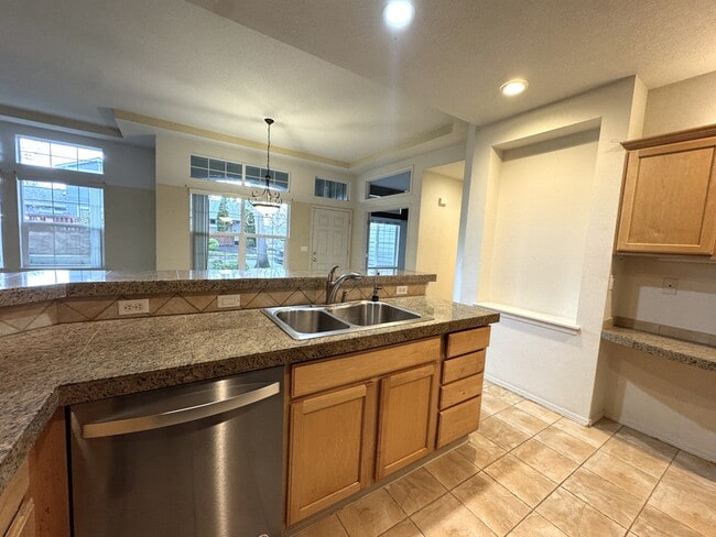 Building Photo - 1754 NE Ashberry Dr