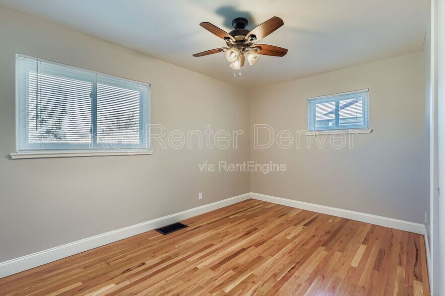 Building Photo - 4350 E Utah Pl