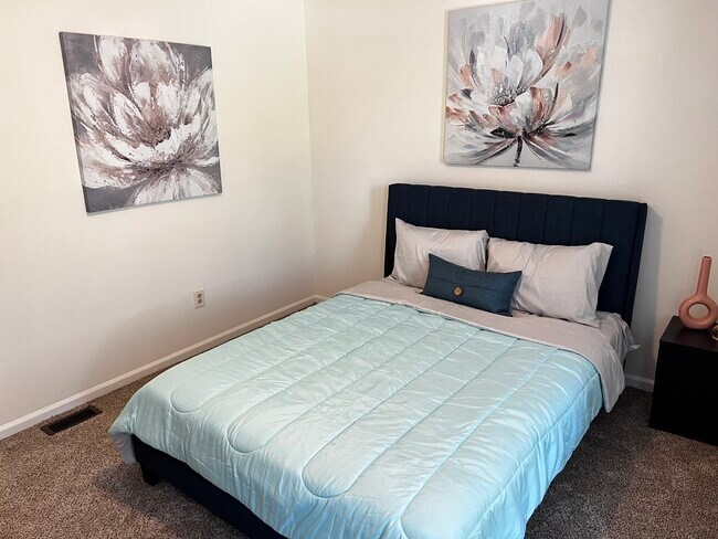 Building Photo - 10124 Rockwood Rd