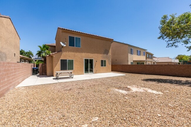 Building Photo - Large home near Aliante*Close to area schools and shopping centers*