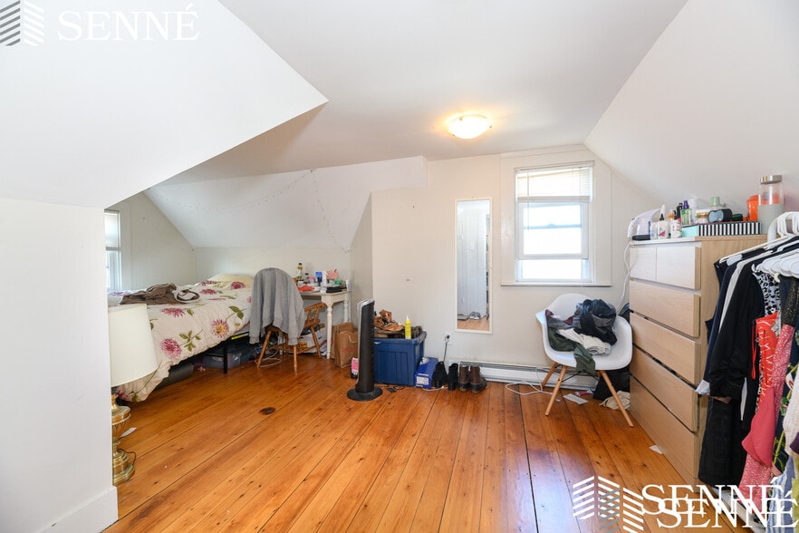 Building Photo - 5 Beacon St