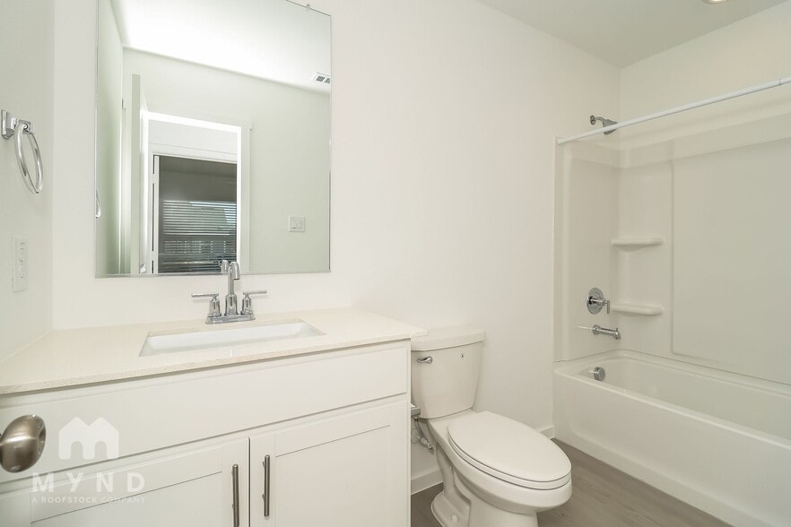 Building Photo - 2753 Ctr Crk Ln