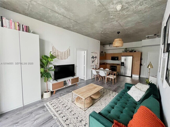 Building Photo - 2275 Biscayne Blvd