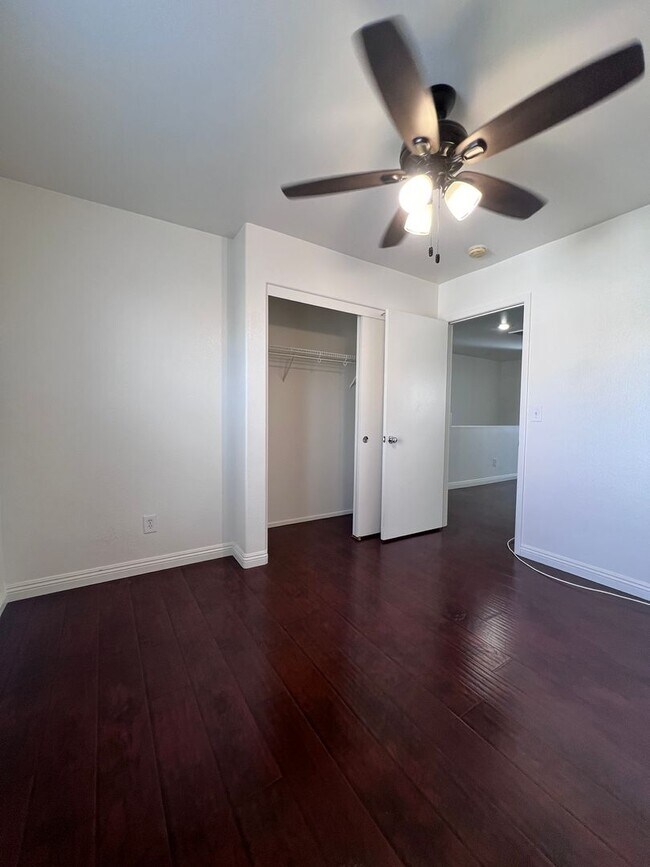 Building Photo - MOVE IN TODAY! 3 bed 2.5 bath home in the ...