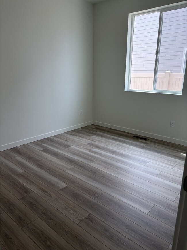 Building Photo - 7857 E Myrtle Bch Dr