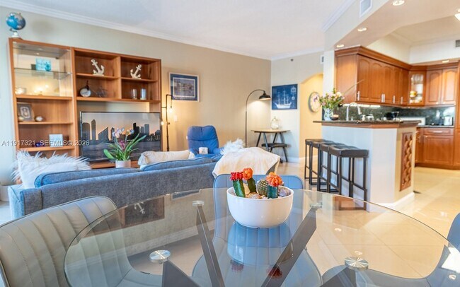 Building Photo - 3255 NE 184th St