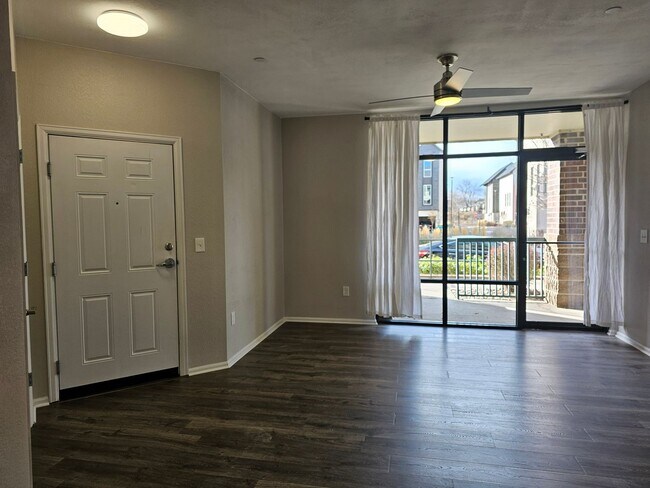 Building Photo - Beautifully Updated Two Bedroom Condo. Second Bedroom can be used as an Office/Flex Space.