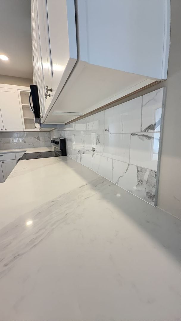 Building Photo - Chernishoff Seven Oak Luxury Duplex