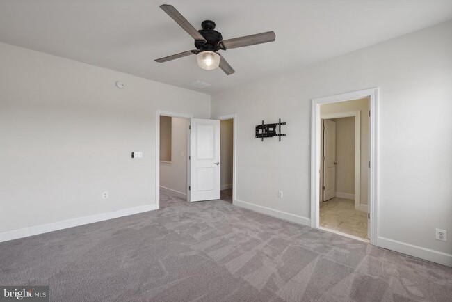 Building Photo - 13827 Litespeed Way