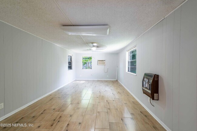 Building Photo - 777 La Marche Dr